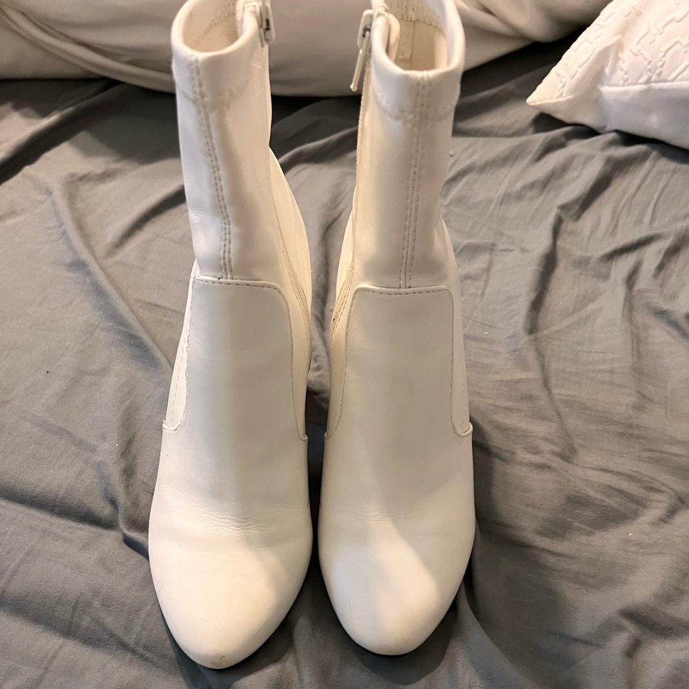 Madden Girl Size 6.5 White Boots